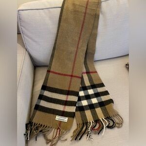 🔸🔸SOLD🔸🔸 Burberry  Scarf Cashmere